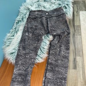 LULULEMON THICK LEGGINGS!